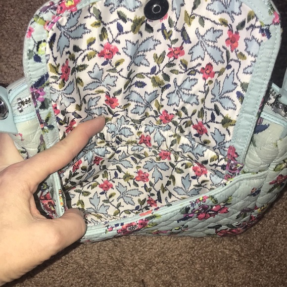 Vera Bradley Water Bouquet pattern crossbody shoulder bag - Picture 9 of 11